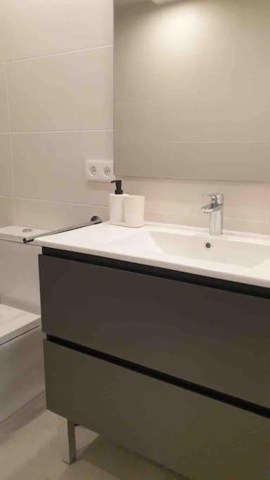Ferienwohnung Piso Nuevo, Pk Pequeno Y A 5 Min De La Playa Caminando Cadaqués Exterior foto